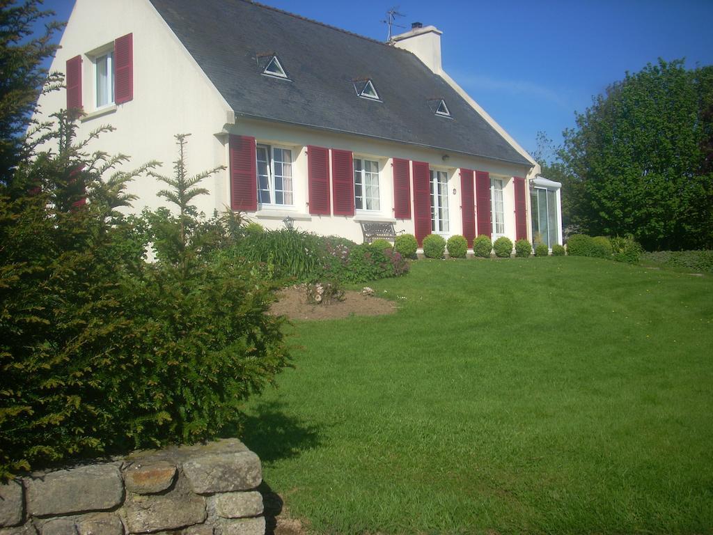 Chambres D'Hotes Kergollay Lanhouarneau Exteriör bild